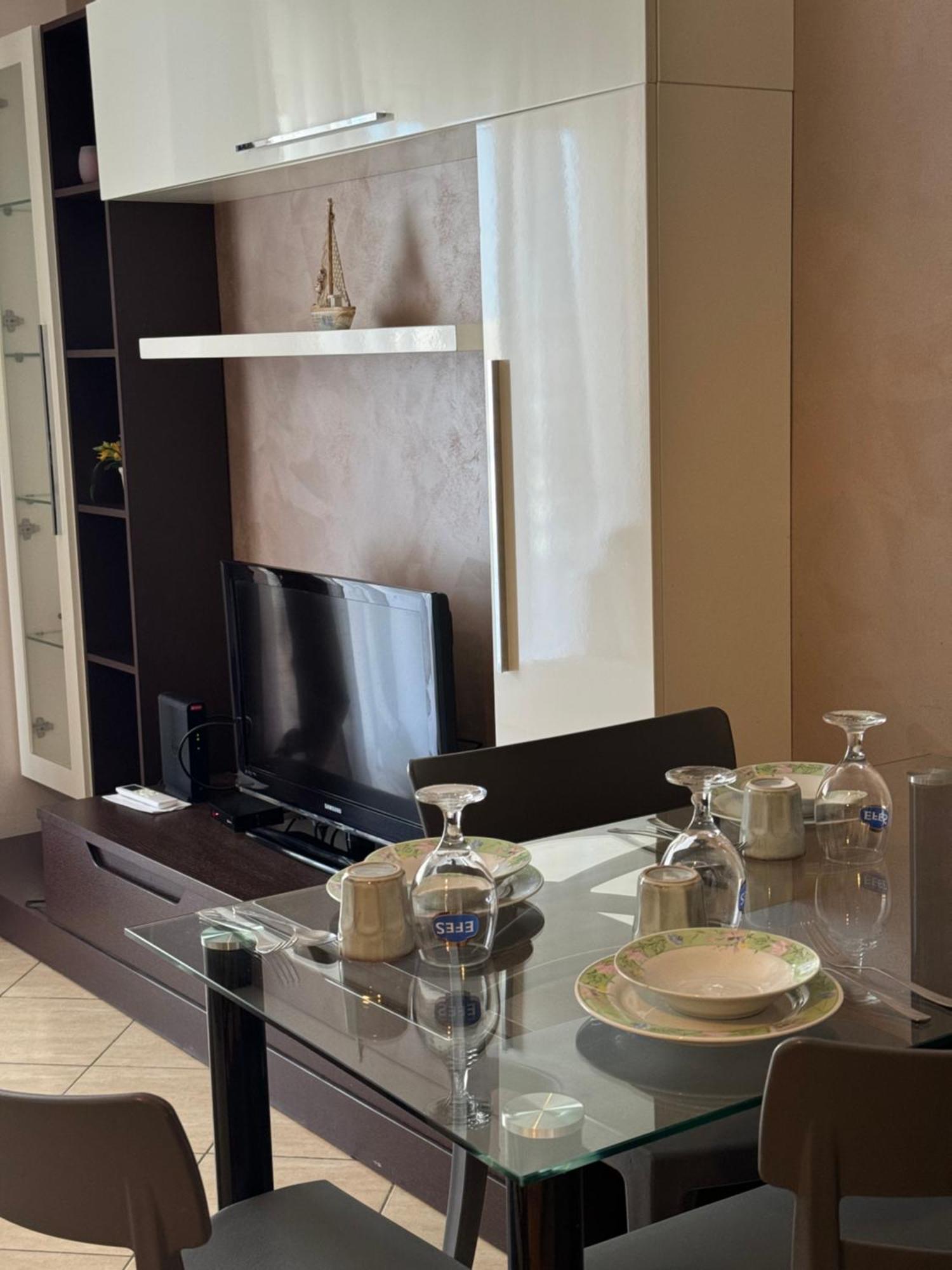 Elegant Apartment In Lungomare - N 23 Vlorë Exterior foto